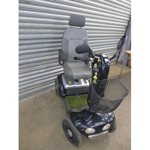 2281 - A Sterling Diamond large 4 wheeled mobility scooter with key