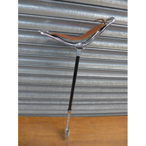 2426 - A Gamebird silver shooting stick