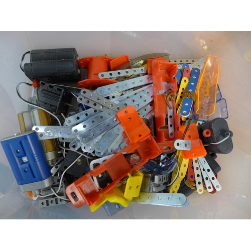 2433 - A large quantity of Meccano including motorized crane set, tool kit and other assorted Meccano parts... 