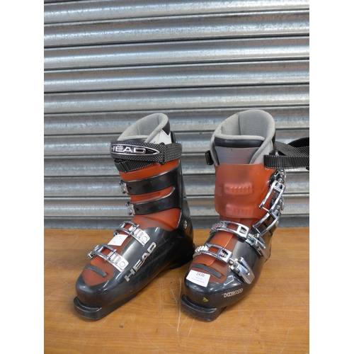 2436 - A pair of Head Cross Dynamic Response ski boots