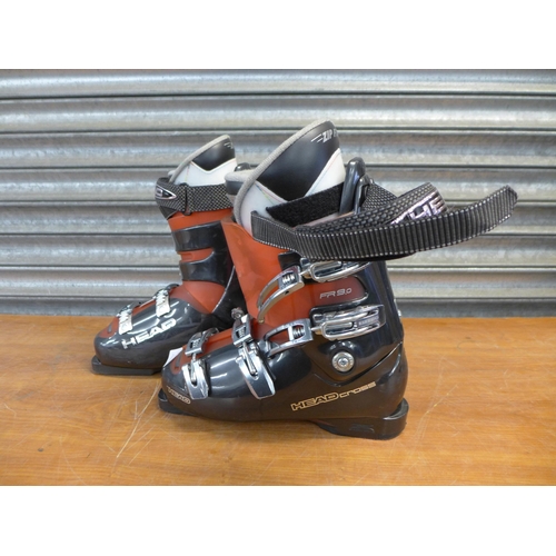 2436 - A pair of Head Cross Dynamic Response ski boots