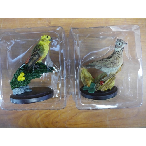 2448 - 25 fantasy figures and bird ornaments