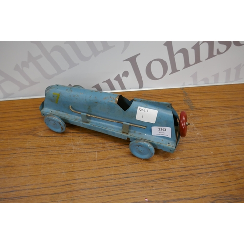 2203 - A vintage tin plate car