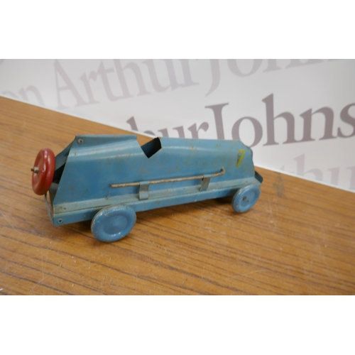 2203 - A vintage tin plate car