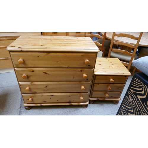 1454 - A pine chest of four drawers and bedside chest