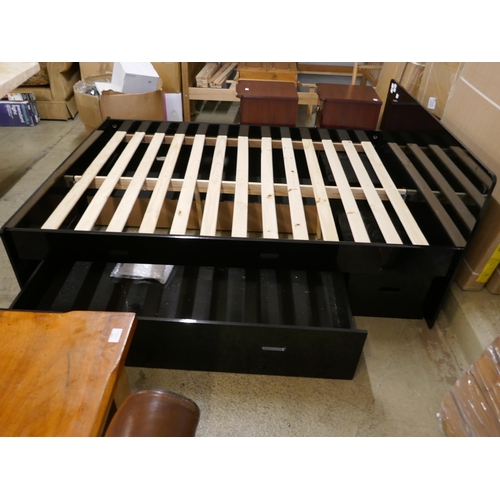 1485 - A black high gloss bedframe with storage drawers and bedside tables  * This lot is subject to VAT