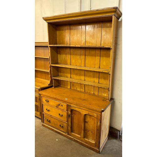 272 - A Victorian pine dresser