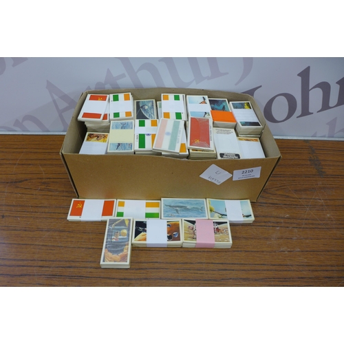 2210 - 100+ Brooke Bond tea card sets