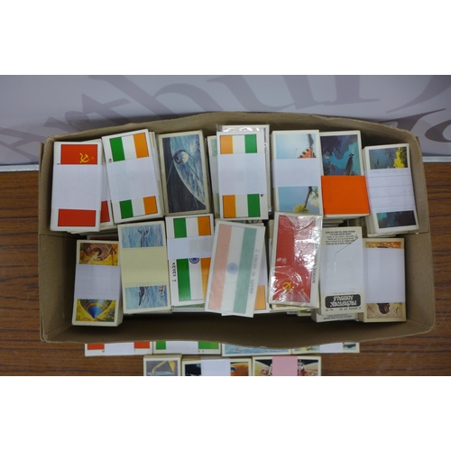 2210 - 100+ Brooke Bond tea card sets