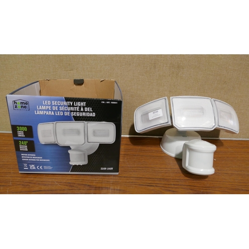 3036 - Homezone Security Light   - This lot requires a UK adaptor      (327-52 )  * This lot is subject to ... 