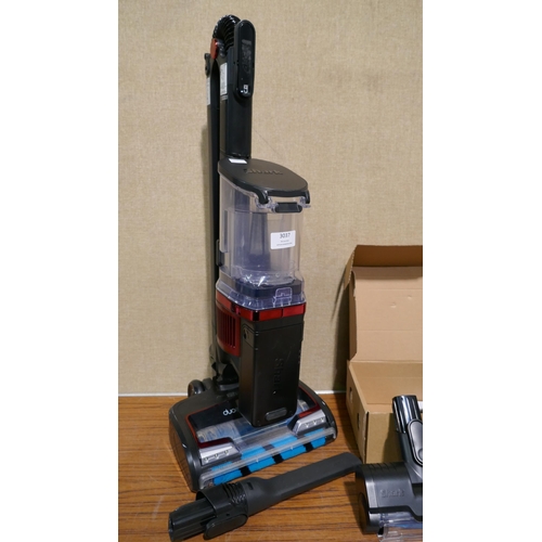 3037 - Shark Cordless Stick  Vacuum Cleaner With Battery / No Charger  - This lot requires a UK adaptor    ... 