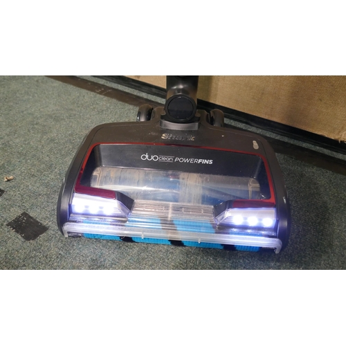 3037 - Shark Cordless Stick  Vacuum Cleaner With Battery / No Charger  - This lot requires a UK adaptor    ... 