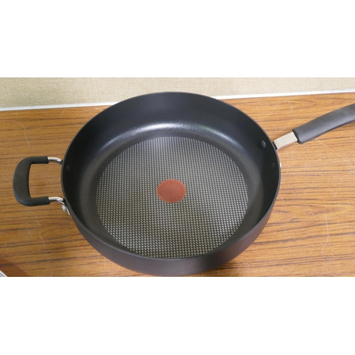 3045 - Tefal Deep 4.7L Saute Pan   (327-63 )  * This lot is subject to VAT