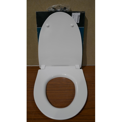 3070 - Tavistock Soft Close Toilet Seat   (327-583 )  * This lot is subject to VAT