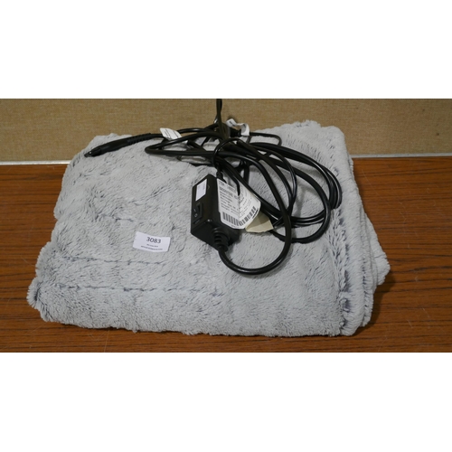 3083 - Brookstone Heated Throw    (327-501 )  * This lot is subject to VAT