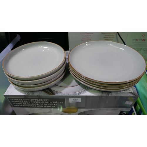 3084 - Options Dinnerware Set    (327-509 )  * This lot is subject to VAT