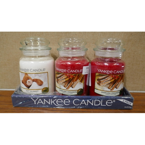 3090 - 3 Mixed Yankee Candles  (327-487 )  * This lot is subject to VAT