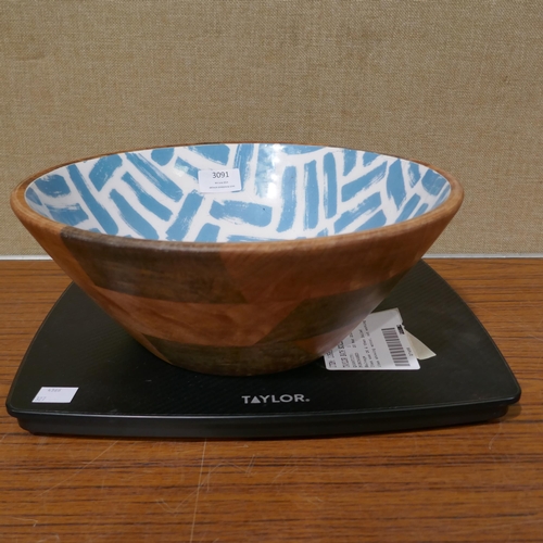 3091 - Taylor Bath Scales, Mikasa Salad Bowl - Damaged          (327-500,506 )  * This lot is subject to VA... 