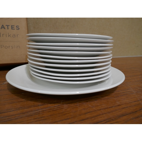 3330 - Small Qty Of White Porcelain Dinnerware (322-47,198) *This lot is subject to VAT