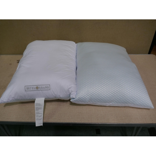 3406 - Hotel Grand Summer/Winter Pillows   (322-124) *This lot is subject to VAT