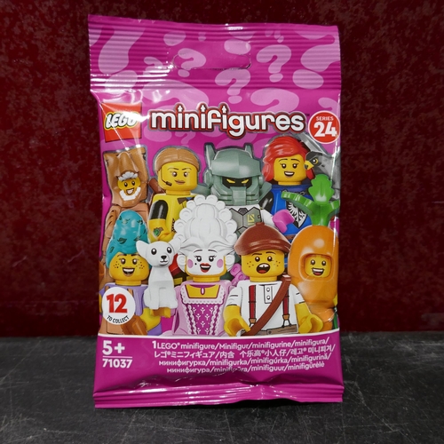 3134 - 18 Lego Minifigures (322-252)  *This lot is subject to VAT