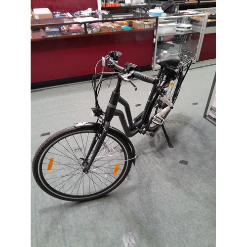 3317 - A Pure Free City Step Through Electric Bike With Battery Charger And Key - 25km/h, 250W - unused RRP... 