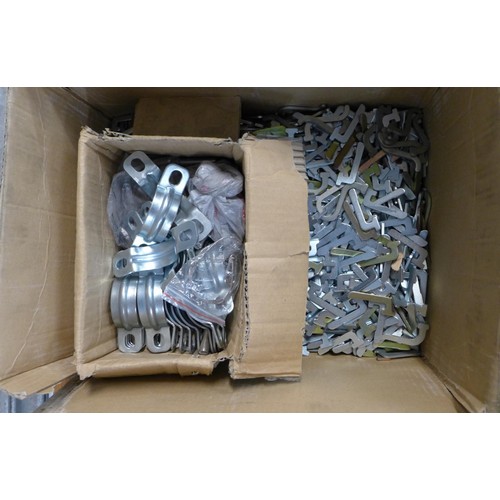 2021 - A large quantity of galvanized fittings including racking pins and wall brackets