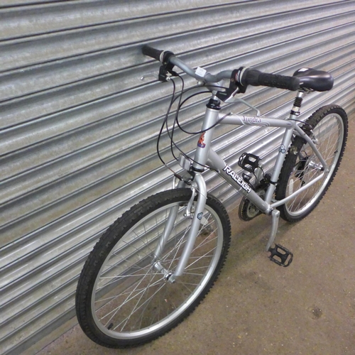 2134 - An aluminium framed Raleigh Tundra Mountain bike - Police repossession