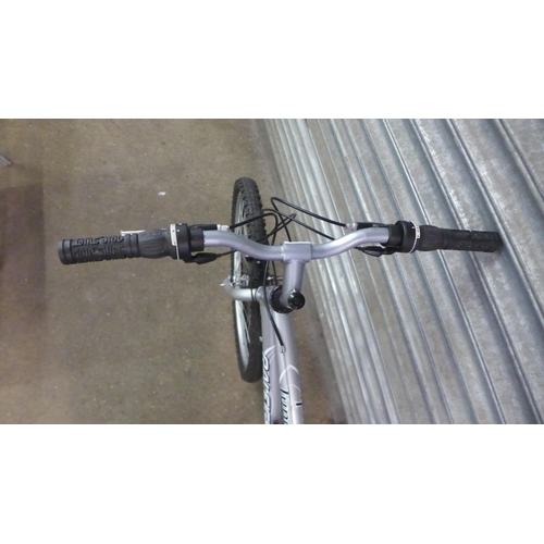 2134 - An aluminium framed Raleigh Tundra Mountain bike - Police repossession