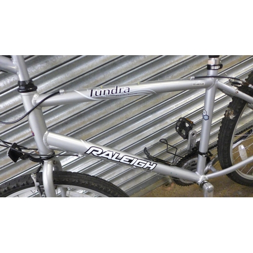 2134 - An aluminium framed Raleigh Tundra Mountain bike - Police repossession