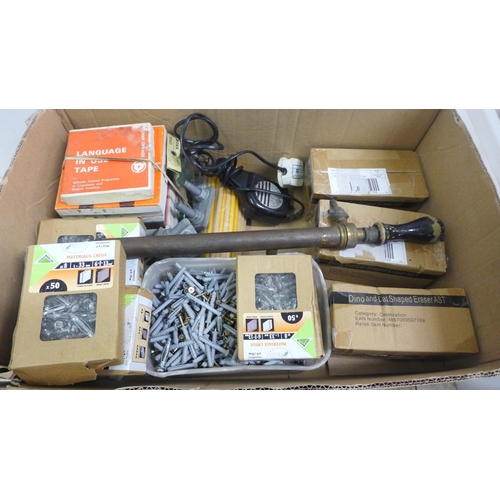 2023 - 2 boxes of miscellaneous garage and household items including circular saw blades, Leroy Merlin wall... 