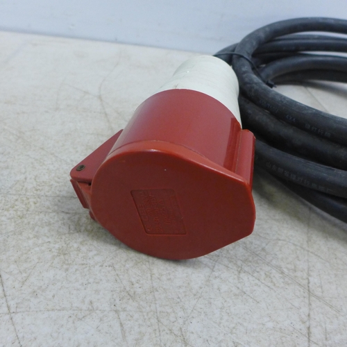 2053 - A 32 amp 240-415v flying extension lead, approx. 5.6m long