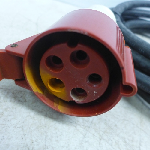 2053 - A 32 amp 240-415v flying extension lead, approx. 5.6m long