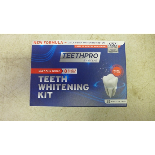 2067 - 6 Teeth Pro by Eclat teeth whitening kits, 8 boxed 150ml bottles of rice water toner, a quantity of ... 