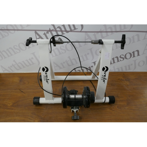 2299 - A Velo Pro bicycle turbo trainer