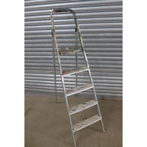 2159 - 2 sets of 5 rung aluminium step ladders