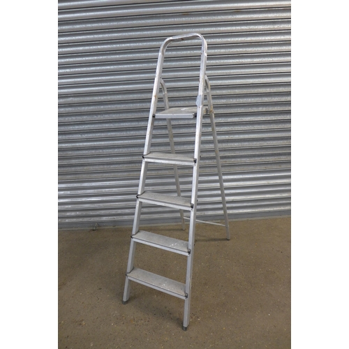 2159 - 2 sets of 5 rung aluminium step ladders