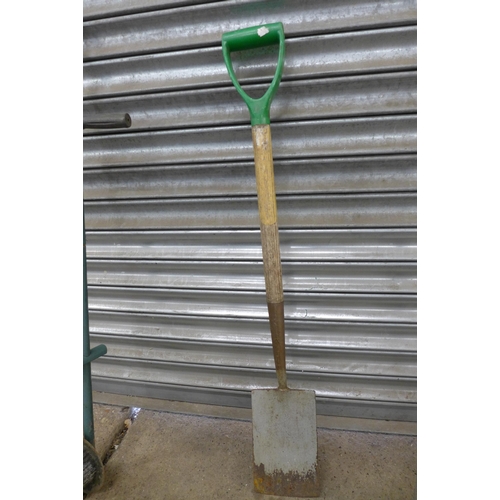 2165 - Approximately 20 assorted items of gardening tools including an Allen Mark X Garden sweeper, pitch f... 