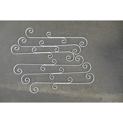 2167 - A pair of 3.5ft x 3ft metal driveway gates and 6 decorative cast metal spindles