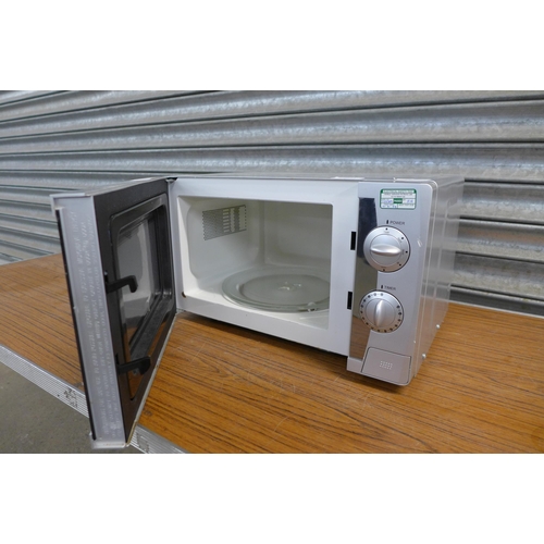 2224 - A Cookworks MM717CKA silver microwave oven - 230V, 700W