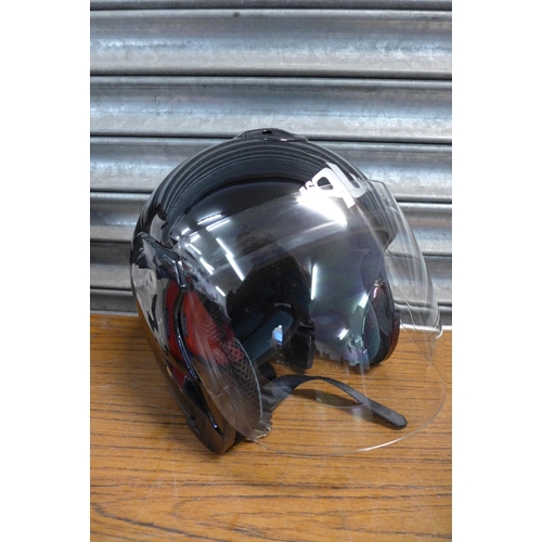 2228 - Four motorcycle helmets and a Hunter size 52 leather motorcycle jacket