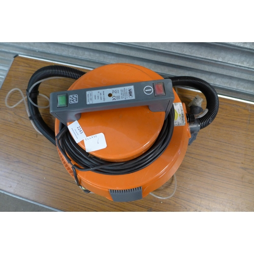 2243 - A Vax Wash wet and dry vacuum cleaner