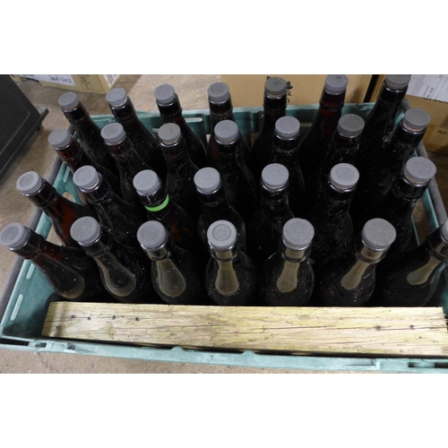 2250 - 2 trays of vintage brown glass beer bottles