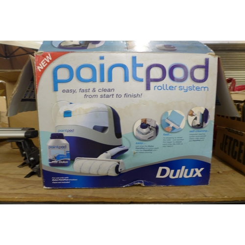 2267 - A Dulux Paint Pod roller system with box