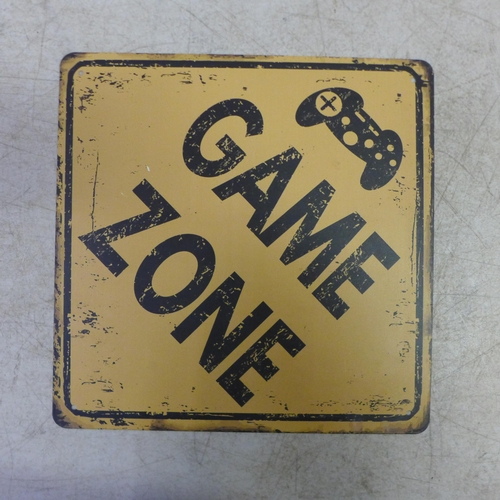2071 - 4 gaming related signs and lights including a metal laser cut Gamer Zone sign, plastic Game Zone sig... 