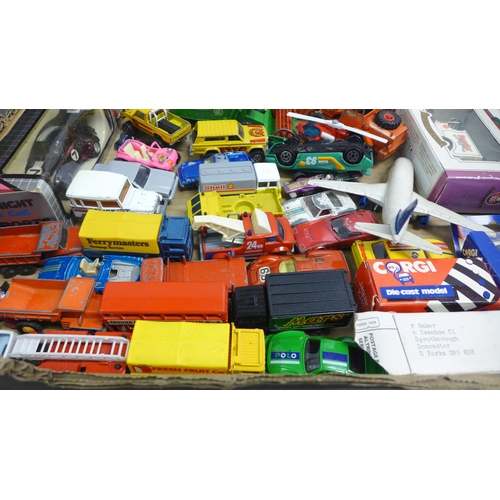 2080 - Collection of approx. 30 die-cast toy cars and other assorted vehicles