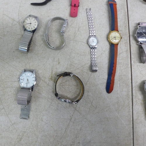 2086 - A collection of approx. 20 assorted wristwatches