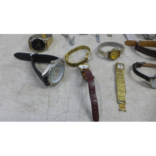 2088 - Collection of approx. 20 assorted wristwatches