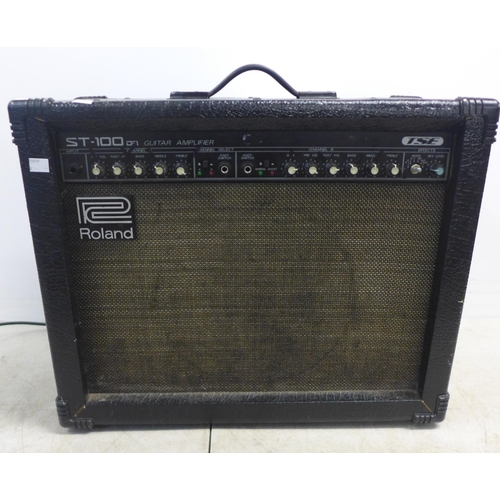 2107 - A Roland ST-100DR guitar amplifier