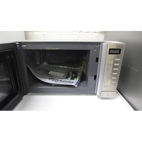 2125 - A Breville 20ltr Solo microwave oven - 240V, 750-800W